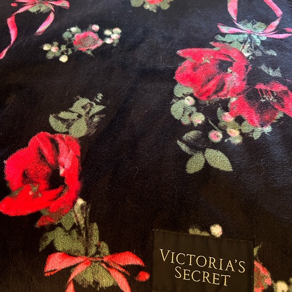 Victorias Secret Throw Blanket - Picture 4 of 6